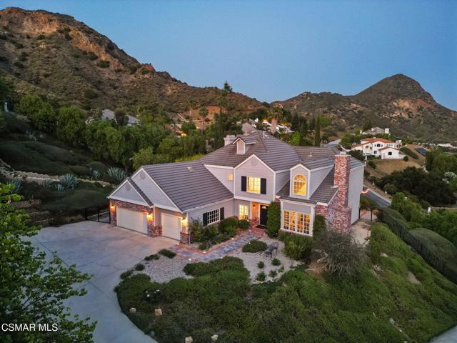 29845 Vista Del Arroyo, Agoura Hills CA: https://media.crmls.org/mediaz/b7702d44-b729-40cb-9a79-b9f1f938b3d2.jpg