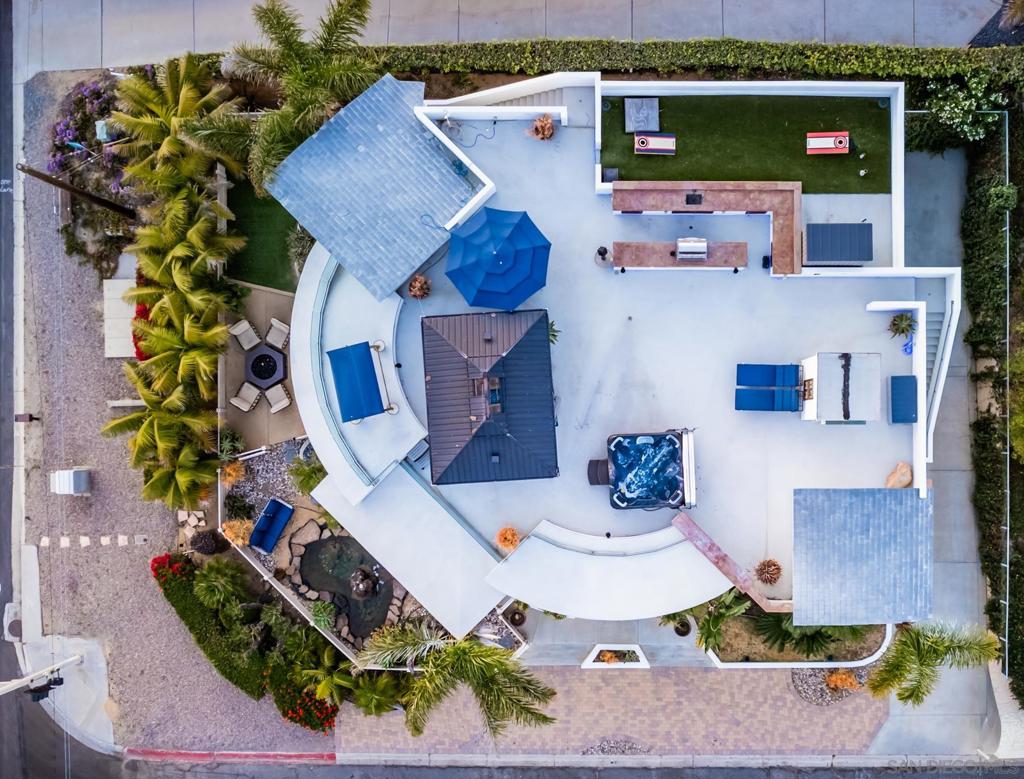 https://media.crmls.org/mediaz/b7704ce0-f8bb-4ea1-91df-7c979ed64761.jpg?preset=X-Large