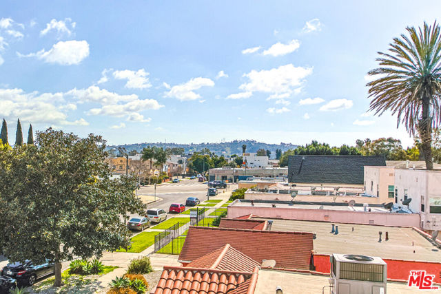 1923 Carmona Avenue, Los Angeles CA: https://media.crmls.org/mediaz/b770fc6c-0700-454c-b966-577f0e062c28.jpg