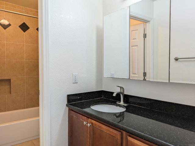 Detail Gallery Image 6 of 13 For 4860 Rolando Ct #21,  San Diego,  CA 92115 - 1 Beds | 1 Baths