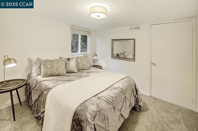 1039 Elsinore, Oakland CA: https://media.crmls.org/mediaz/b7716910-389d-44a7-ad58-b30a9d6ab920.jpg