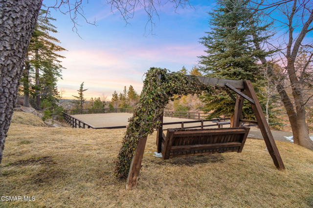32310 Hummingbird Court, Running Springs CA: https://media.crmls.org/mediaz/b7718f31-dd05-4b92-98e2-bd2b800c9050.jpg