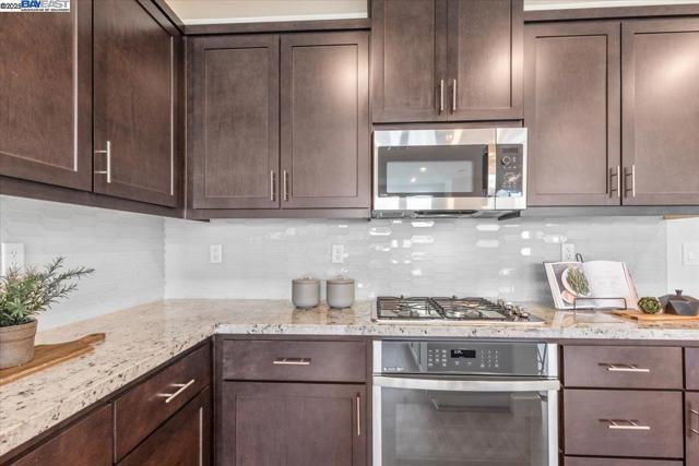 5700 Greige Cir, Dublin CA: https://media.crmls.org/mediaz/b7726c28-08a5-4adc-bb7b-51f241f7403e.jpg