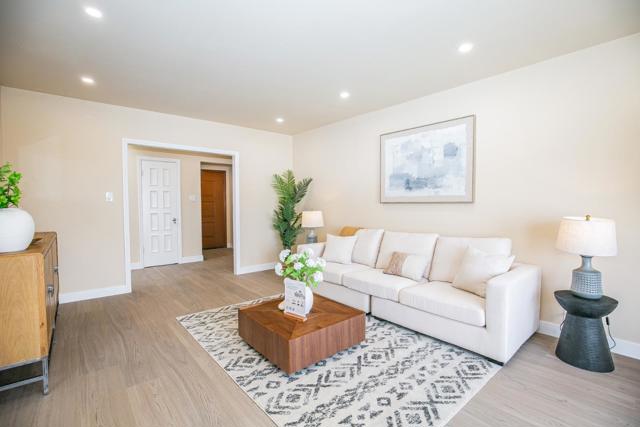 224 Shields Street, San Francisco CA: https://media.crmls.org/mediaz/b772ed22-a5d2-4a76-820d-3d6fa8f08b82.jpg