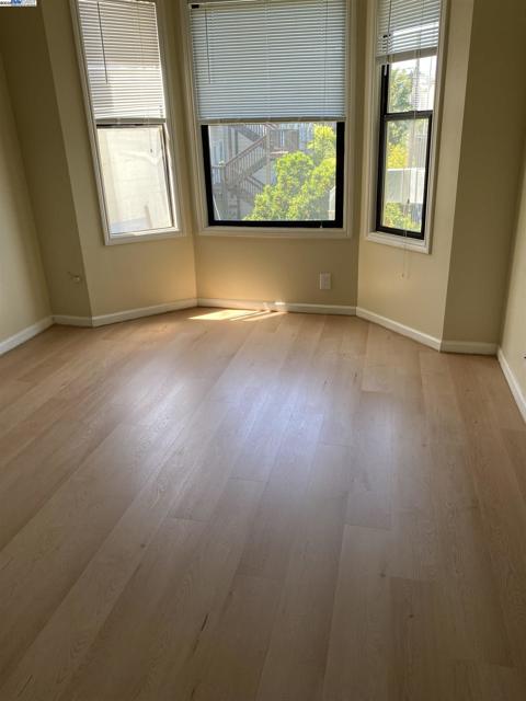 876 Valencia, San Francisco CA: https://media.crmls.org/mediaz/b773d577-8063-4a3a-bda8-09db0e4a8017.jpg