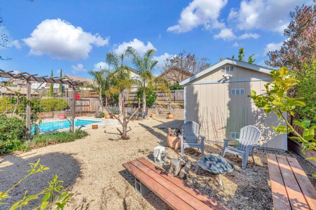 1667 Santana Ranch Drive, Hollister CA: https://media.crmls.org/mediaz/b77403b9-c380-436f-b082-6e3d89b3c238.jpg