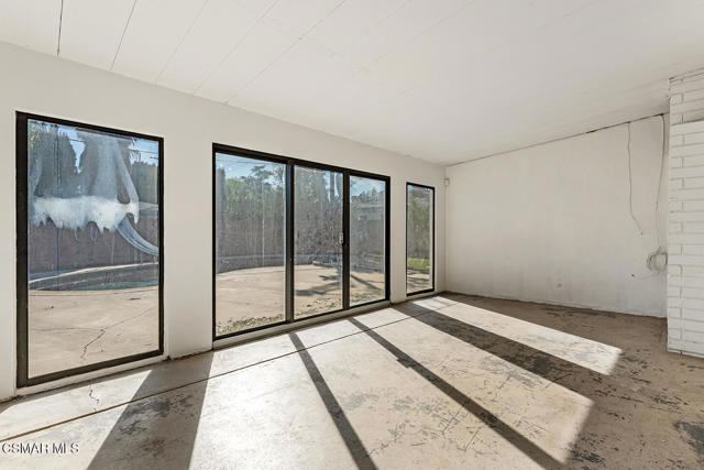 19844 Hemmingway Street, Winnetka CA: https://media.crmls.org/mediaz/b7751a39-1b9b-4527-9b4d-8da742139a61.jpg