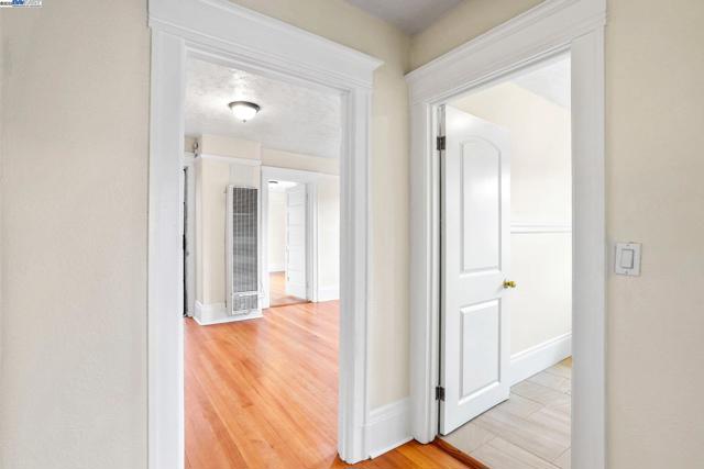 857 Athens Ave, Oakland CA: https://media.crmls.org/mediaz/b7752634-afe3-4191-9b9f-fb119b249509.jpg