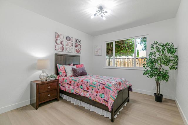 657 Coleraine Court, Sunnyvale CA: https://media.crmls.org/mediaz/b77557a4-0757-4ed3-b3f8-a6a8c4e5db9a.jpg