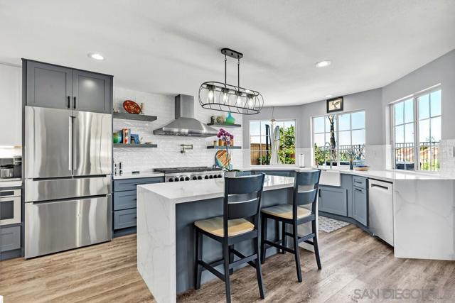 4252 Alta Vista Court, Oceanside CA: https://media.crmls.org/mediaz/b7756f08-2092-40e6-99e0-2ab3598a422f.jpg