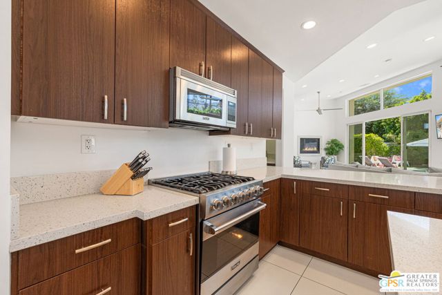 2461 N Junipero Avenue, Palm Springs, CA 92262