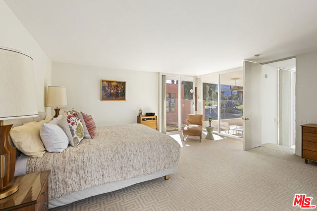 6 Cody Court, Rancho Mirage CA: https://media.crmls.org/mediaz/b77688e1-5b17-411d-a530-b370ce2408f0.jpg