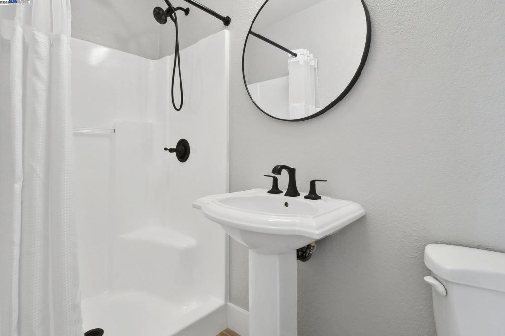 https://media.crmls.org/mediaz/b776abce-6f99-4a3b-b83d-509429d0cf58.jpg?preset=X-Large
