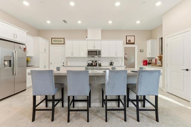 Detail Gallery Image 10 of 48 For 2119 Bluestone Circle, Chula Vista,  CA 91913 - 4 Beds | 2/1 Baths