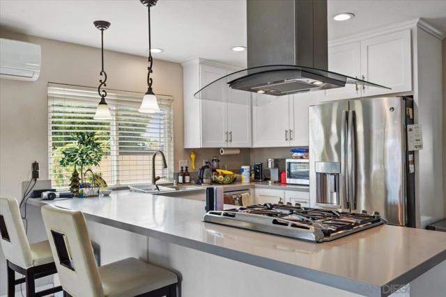 1059 Buena Vista Way, Chula Vista CA: https://media.crmls.org/mediaz/b7770d64-3f07-4dad-81c6-a6734f1da831.jpg