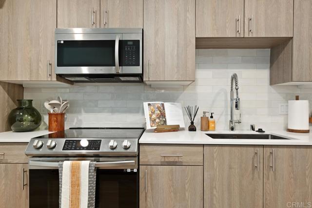Image 2 of 7 For 2426 Fourth Avenue 307