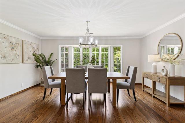 471 Claremont Way, Menlo Park CA: https://media.crmls.org/mediaz/b7779a14-1980-47ce-a8ee-17984d28fdbc.jpg
