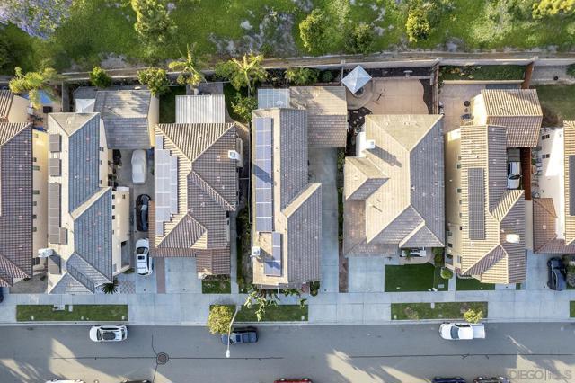 2361 porch swing st, Chula Vista CA: https://media.crmls.org/mediaz/b777de6f-e9ac-4050-85ca-29df763e8e16.jpg