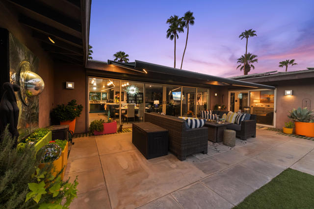 2749 E Livmor Avenue, Palm Springs, CA 92262