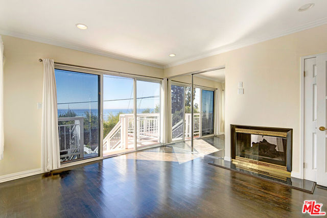 7009 RINDGE Avenue, Playa del Rey CA: https://media.crmls.org/mediaz/b778b992-bec3-46ac-9ad6-d48236e32b8f.jpg