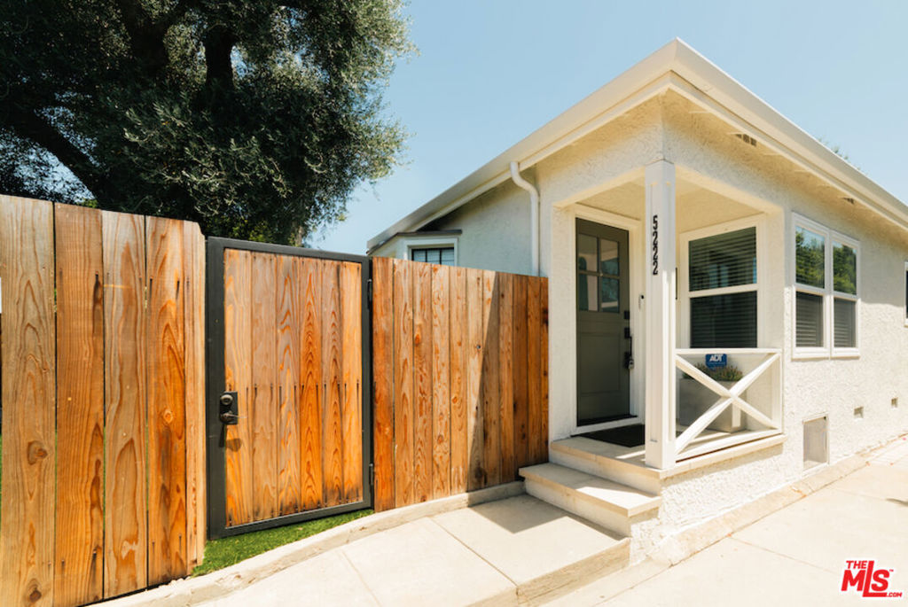 5222 N Whitsett Avenue