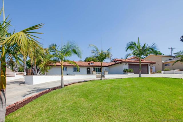 704 Matagual Dr, Vista CA: https://media.crmls.org/mediaz/b7797704-9ba2-4166-bf30-04f32072d113.jpg