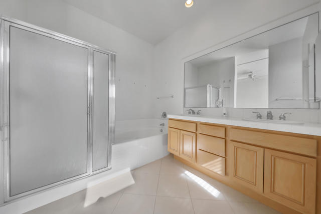 1041 E ViA San Dimas Road, Palm Springs CA: https://media.crmls.org/mediaz/b779d4c6-47ef-41ca-a4dd-5aced216575b.jpg