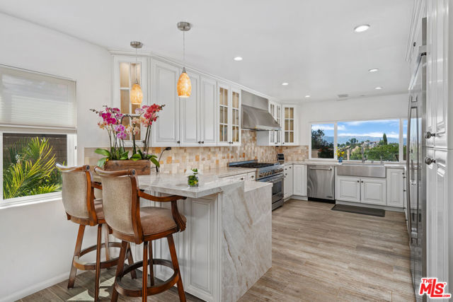 21727 Ulmus Drive, Woodland Hills CA: https://media.crmls.org/mediaz/b77aa933-2817-4eb4-8bf0-ec706d8c2a03.jpg