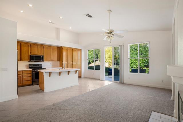 Detail Gallery Image 10 of 48 For 1 Corte Rossa, Lake Elsinore,  CA 92532 - 4 Beds | 2/1 Baths