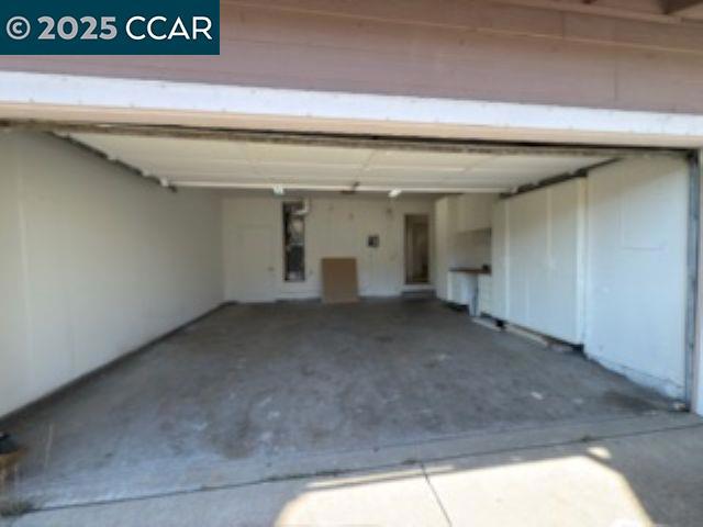 528 Dohrmann Ln, Pinole CA: https://media.crmls.org/mediaz/b77bc1ab-3c85-4704-a1c6-f61ae544ac3b.jpg