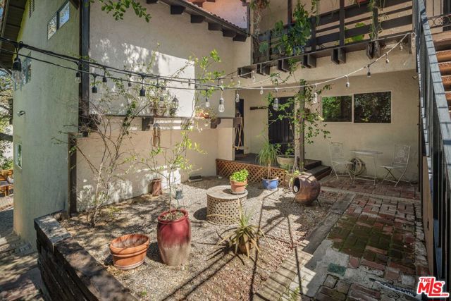 4713 Bedel Street, Woodland Hills CA: https://media.crmls.org/mediaz/b77bfa22-1a52-471a-ae83-45a1c4dfa48f.jpg