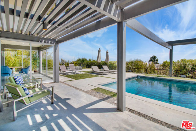 9892 BEVERLY GROVE Drive, Beverly Hills CA: https://media.crmls.org/mediaz/b77bfbb1-6649-46a7-bd54-2f798bceefbb.jpg