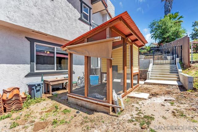1817 Sunny Slope Terrace, Escondido CA: https://media.crmls.org/mediaz/b77c5330-af92-44a9-970d-fd1e82dfcf06.jpg