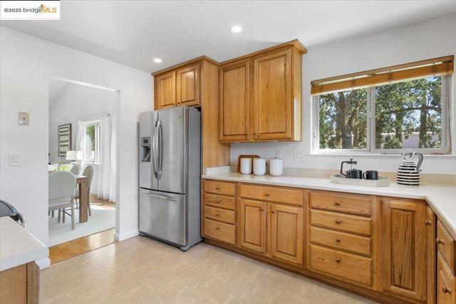 5665 Victoria LN, Livermore CA: https://media.crmls.org/mediaz/b77c837a-cef0-4b60-acd9-99caa69e2597.jpg