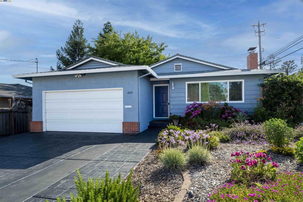 2219 Dexter Way