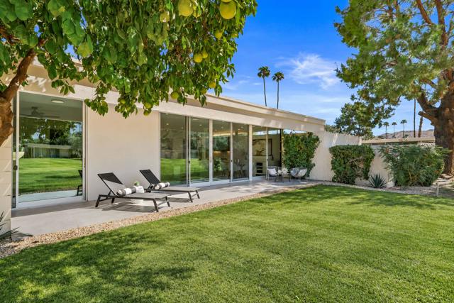 80 Lakeview Drive, Palm Springs, CA 92264