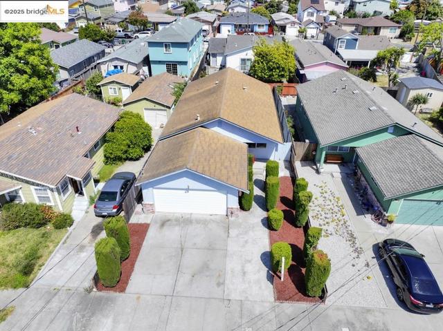 2740 14Th St, San Pablo CA: https://media.crmls.org/mediaz/b77d59cf-cd1b-4de2-ad61-b6aee44e2bf3.jpg