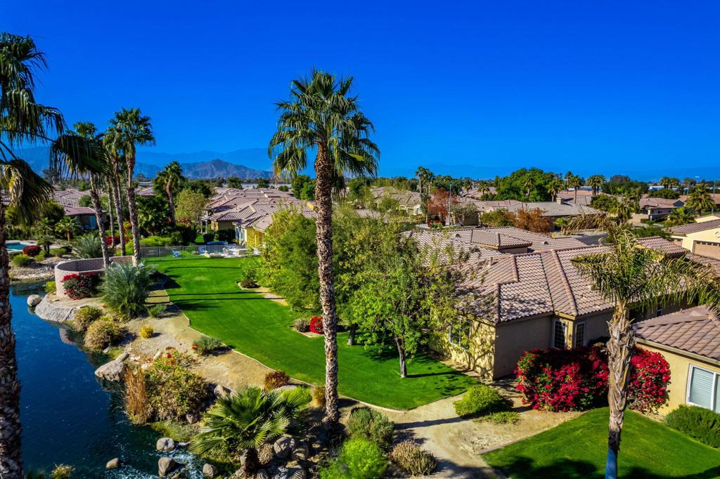 https://media.crmls.org/mediaz/b77d93fb-66b8-4690-9d2a-a7eb65f9dbd9.jpg?preset=X-Large