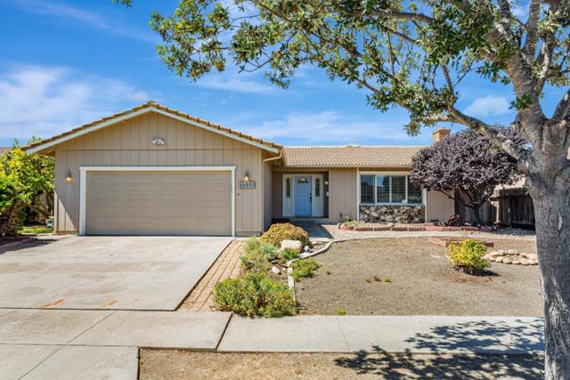 1223 La Canada Way, Salinas CA: https://media.crmls.org/mediaz/b77e4dd0-b45d-44b1-b667-5f35c3ea5dfa.jpg