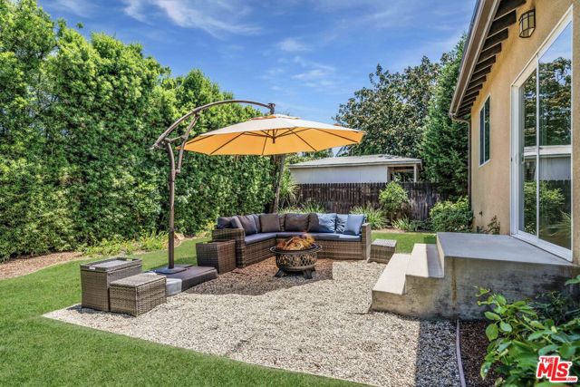 7050 Independence Avenue, Canoga Park CA: https://media.crmls.org/mediaz/b77f1c21-9dd4-4abe-a1a5-8a5a209eceea.jpg