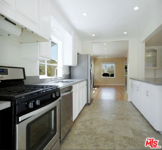 4156 Chase Avenue, Los Angeles CA: https://media.crmls.org/mediaz/b77f7cab-c98a-445e-aa45-ece7952501fd.jpg
