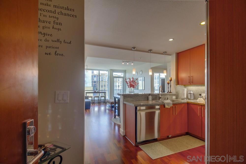 325 7th Ave - photo 8