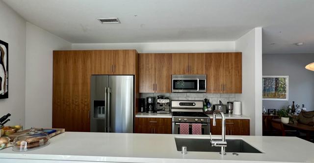 Detail Gallery Image 5 of 26 For 2851 N Buzz Ct, Los Angeles,  CA 90039 - 2 Beds | 2/1 Baths