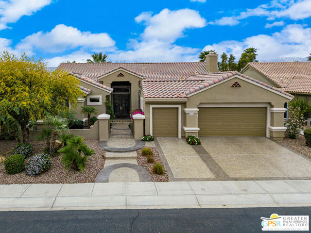 35707 Stonebriar Drive, Palm Desert CA: https://media.crmls.org/mediaz/b77ff1a3-e82f-4a23-8244-a758fe817065.jpg