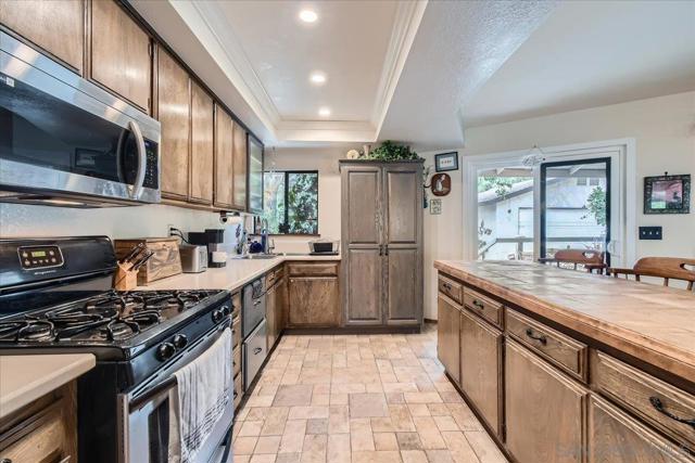 531 Silverbrook Dr, El Cajon CA: https://media.crmls.org/mediaz/b7801b58-37d3-4396-a9b6-557562661a46.jpg