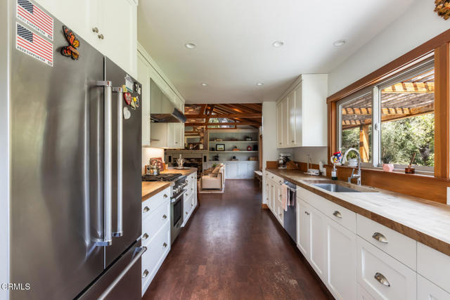 4254 Chevy Chase Drive, La Canada Flintridge, California 91011, 6 Bedrooms Bedrooms, ,4 BathroomsBathrooms,Residential Lease,For Rent,4254 Chevy Chase Drive,CRP1-23233