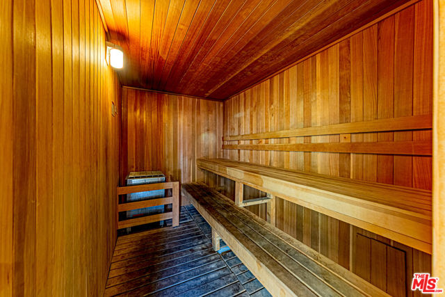 415 Townsquare Lane, Huntington Beach CA: https://media.crmls.org/mediaz/b780b443-ecc1-44ea-b650-94ef8f595a47.jpg