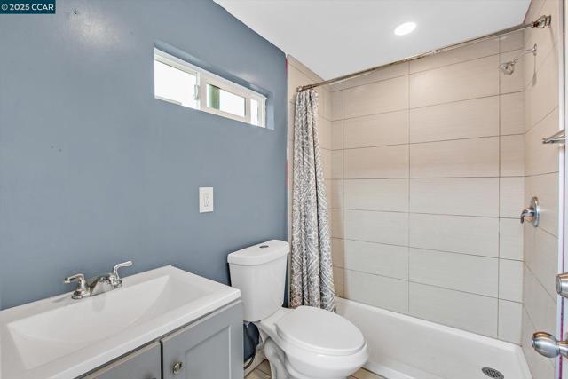 2027 83Rd Ave, Oakland CA: https://media.crmls.org/mediaz/b780b7c6-0e0c-4a39-a666-392134749592.jpg