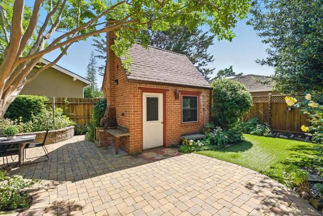 435 Edgewood Road, Redwood City CA: https://media.crmls.org/mediaz/b781a782-8d68-4d5f-a7da-1d84ee60db73.jpg
