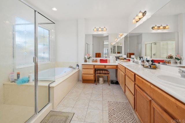 Detail Gallery Image 26 of 45 For 3971 via Cangrejo, San Diego,  CA 92130 - 4 Beds | 3 Baths
